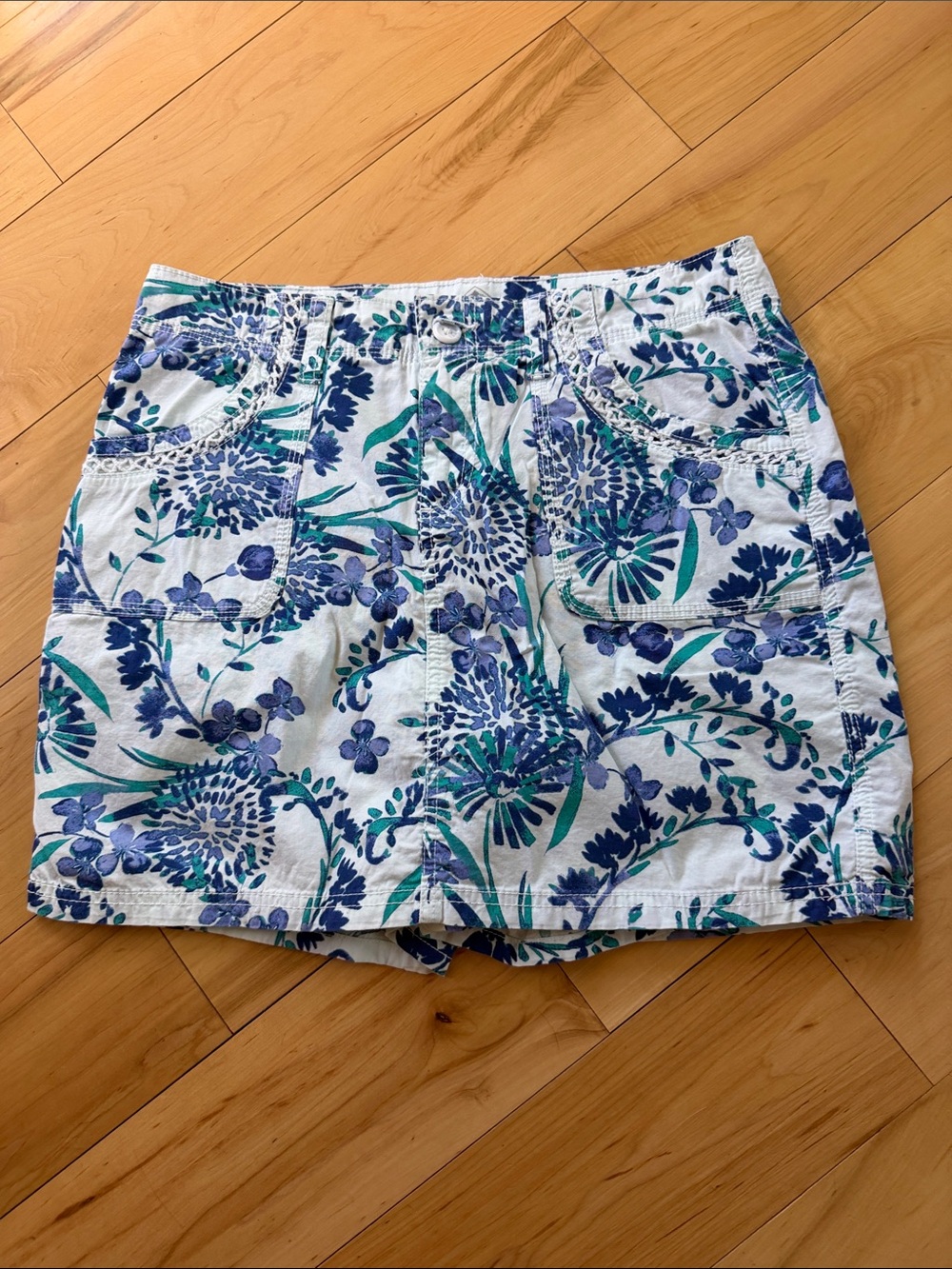 St. John's Bay White Floral Mini Skort with built in shorts